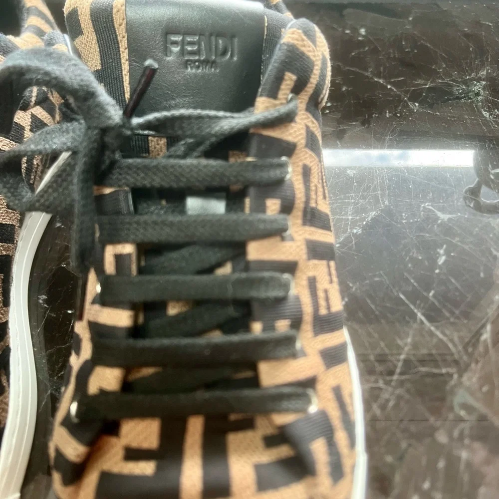 Fendi Men's Black and Tan Sneakers - Picture 3 of 5